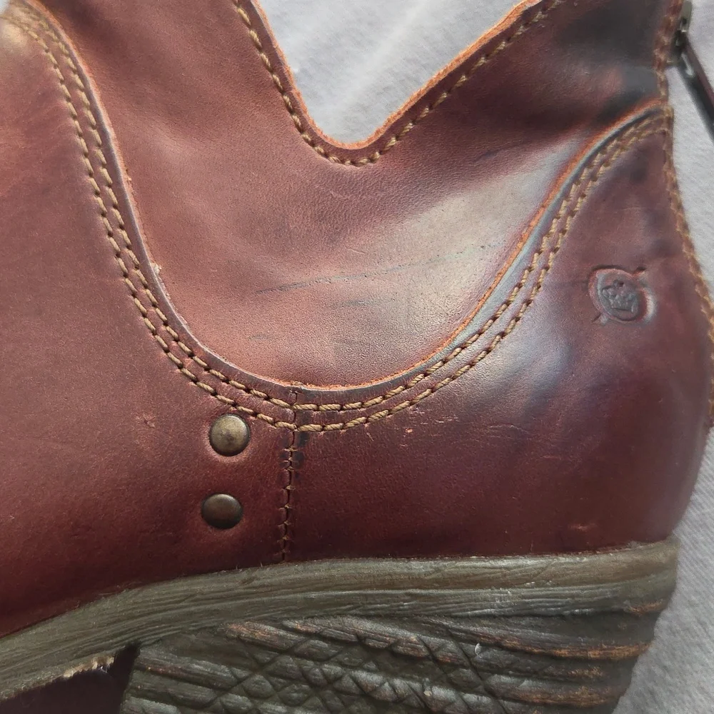 BORN Women's Brown Leather Ankle Booties - Picture 12 of 12
